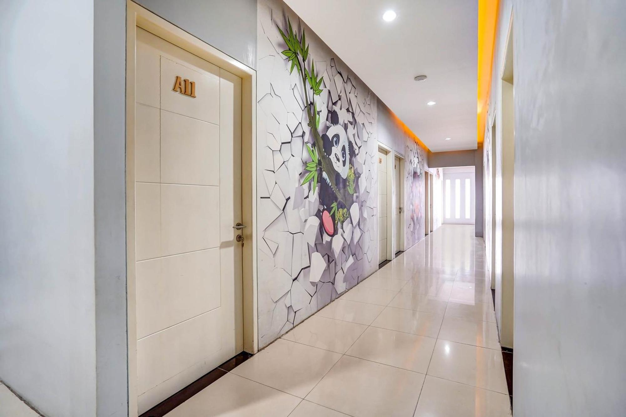 Capital O 90888 Bintang Diponggo Residence Σουραμπάγια Εξωτερικό φωτογραφία